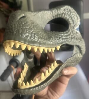 Jurassic World Raptor Chomp‑N‑Roar Dinosaur Mask Mattel 2019 Velociraptor